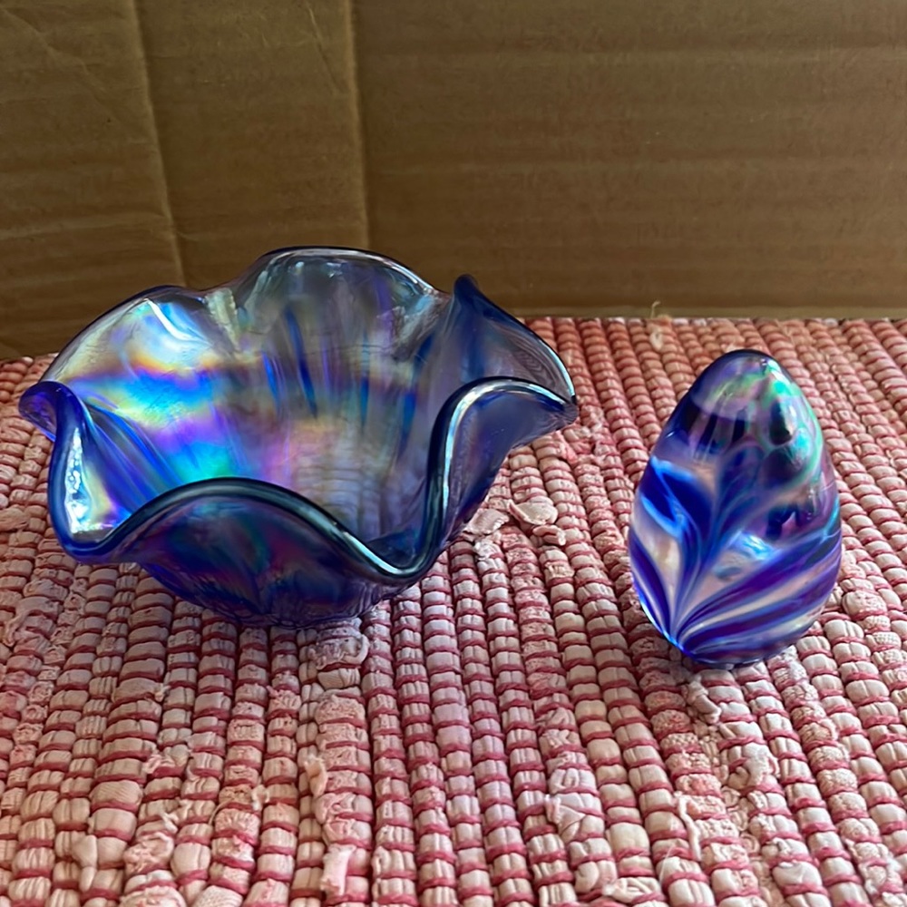 5 inch length 3 inch height glass bowl with iridescent blue paperweight egg - Picture 2 of 8